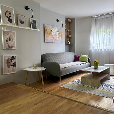 Mia'S Duplex Apartment Skopje Luaran gambar